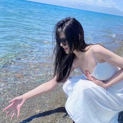 坐着的女人